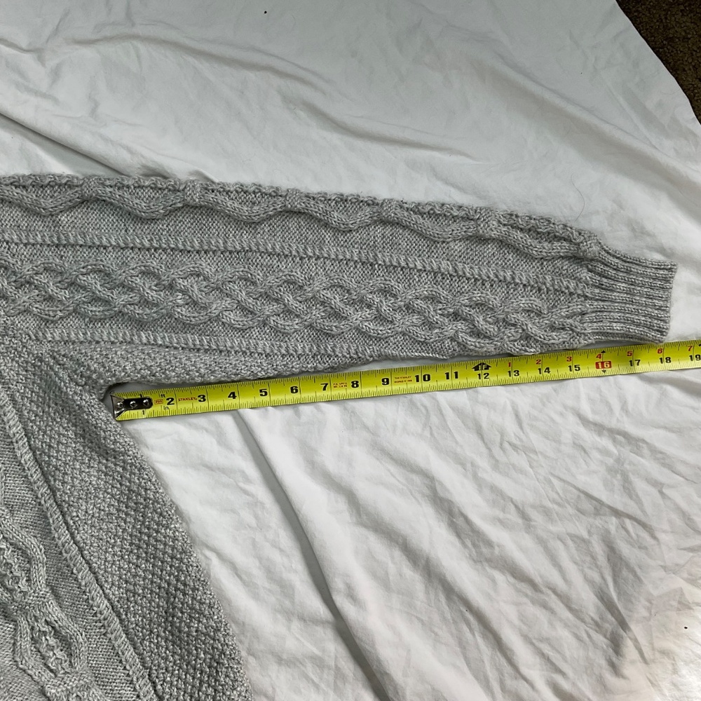 Women’s L/XL Cable Knit Handmade Cardigan - Picture 6 of 6